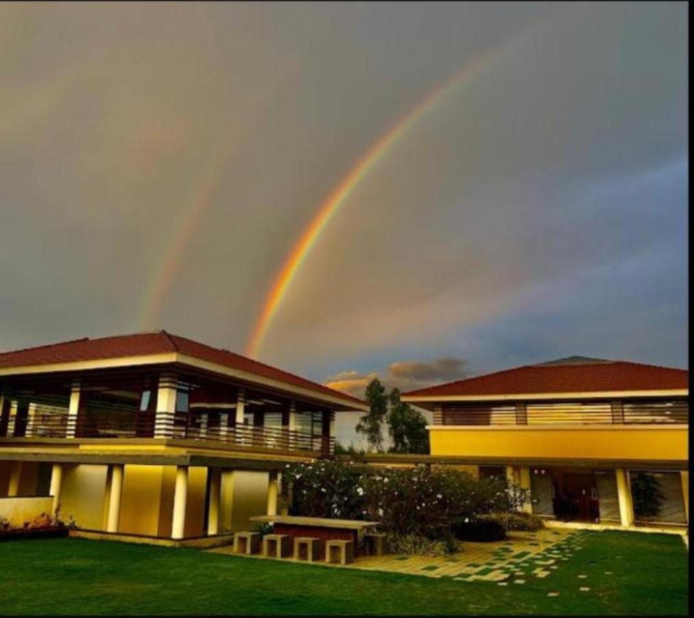 Nambiar Club Bellezea Hotel Kammasandra Exterior photo